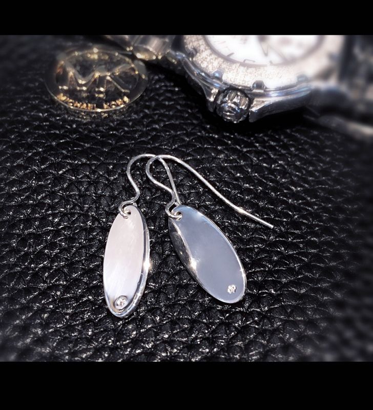 Oval - Simple Silver Earrings