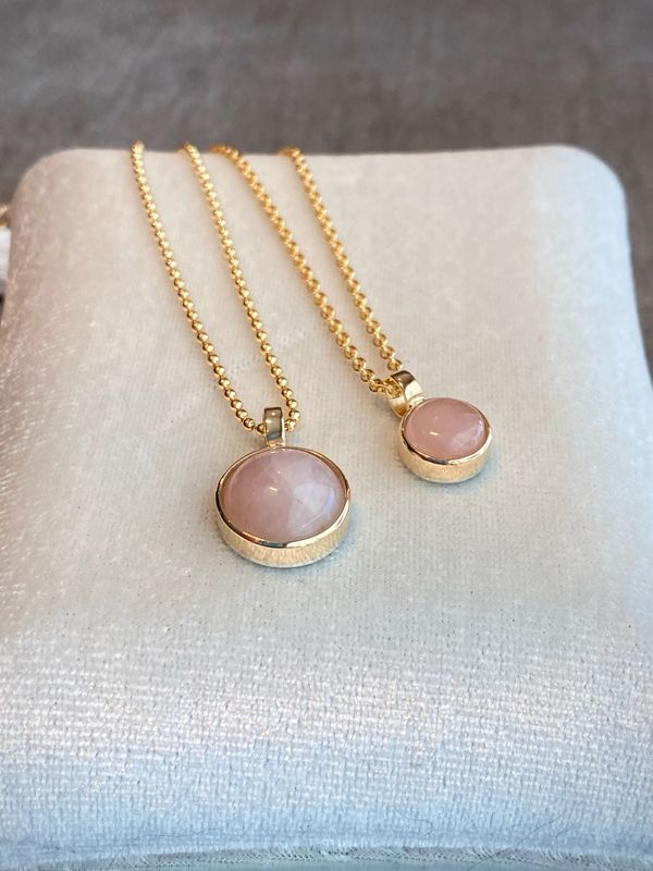 Rosenkvarts Cabochon